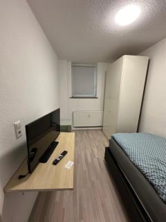 Montör und Studentenzimmer Bett Vermietung UG1 - 1