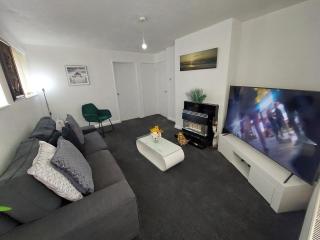Comfy & Cozy Crib - Basildon - 7