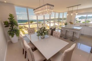 Costa Leste 203 - Excelente apartamento 2 suítes - Finamente mobiliado e decorado - À poucos metros da praia - (Consultar serviços de roupa de cama e banho) - Bombinhas - 0
