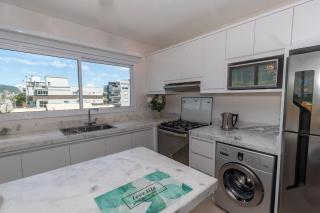 Costa Leste 203 - Excelente apartamento 2 suítes - Finamente mobiliado e decorado - À poucos metros da praia - (Consultar serviços de roupa de cama e banho) - Bombinhas - 3