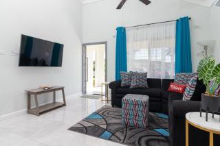 Draxhall Beach Access Gated Community Full Air Con - - 4
