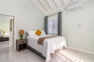 Draxhall Beach Access Gated Community Full Air Con - - 3