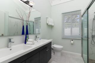 Draxhall Beach Access Gated Community Full Air Con - - 2