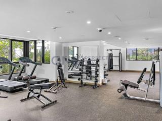 1BR Stunning Views In Business Bay With Pool & Gym - Dubai - 2