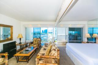 Ilikai Tower 735 Yacht Harbor View 1BR - Honolulu - 0