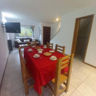 Amplia Casa luminosa a estrenar, Excelente ubicación - Bariloche - 6