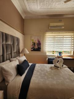 Blue Escape Life and Leisure Guest House - Benoni - 5