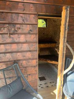 Cheerful house with sauna and bathtub - Almunge - 2