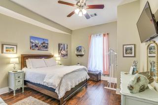 Half Mi to Galveston Seawall Home with Yard and Grill - Galveston - 2