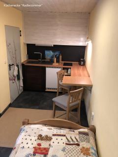 Ferienwohnung Kastanienblick oder Parkblick, oder unser Radlerzimmer! - Ziethen - 1