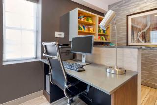 Best Western Plus Fairfield Hotel - 2