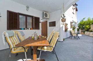 Apartmani Kulić 25 metara od plaže br 2 - Jelsa - 7