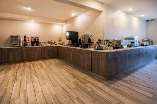 La Quinta by Wyndham Newport - 9