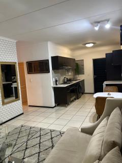 A Stunning Cozy Apartment - 6