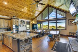 Exciting Garden City Gem with Home Theater and Hot Tub - Garden City - 7
