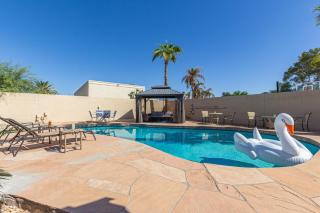 Palace Palms & Play -Sports Court-Pool-Mini Golf - Scottsdale - 0
