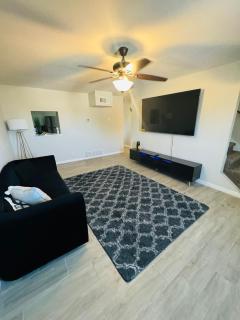 Modern Hideaway Suites - 9