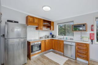 8 Lakeview Drive - 2