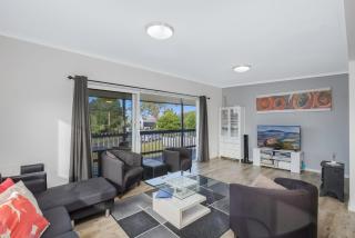 8 Lakeview Drive - Tilba Tilba - 1