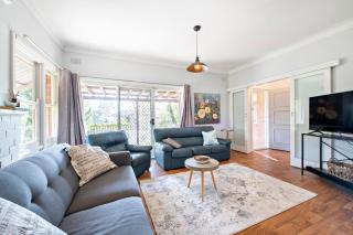 Rosewood Cottage - Stroll to Central, Cosy Escape - 4