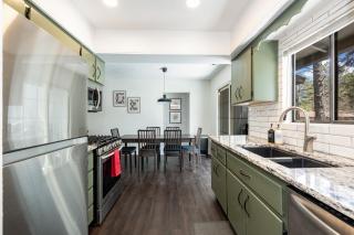 Wooded Oasis, Hot Tub, Fenced Yard, Chic Design - Mountainaire - 8