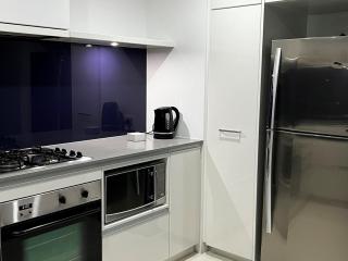 Circle on Cavil Holidays Gold Coast - Gold Coast - 5