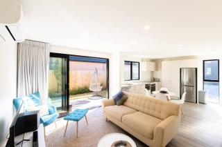 Brand New, Private & Central Townhouse - Christchurch - 0