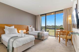 Moonah Links Apartments - Fairway Views, Golf, Hot Springs - 6