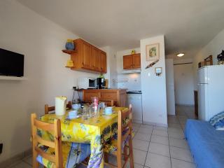 Appartement T2 Vue Mer - Parking - 4 Pers - Saint-Pierre-la-Mer - FR-1-795-3 - Fleury - 2