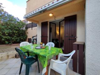Appartement T2 Saint-Pierre-La-Mer: Terrasse, Parking Privé, Tennis - 4 Pers. - FR-1-795-23 - 8