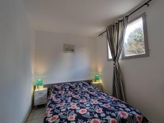 Appartement T2 Saint-Pierre-La-Mer: Terrasse, Parking Privé, Tennis - 4 Pers. - FR-1-795-23 - 1