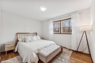 Blocks to Town, Game Room, Firepit, Huge Backyard - New Buffalo - 7