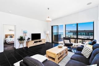 Mollymook Luxury Beachfront Apartment 10 - 6
