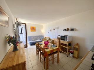 T2 Confortable à Saint-Pierre-La-Mer - 4 Pers, Proche Plage, Tout Équipé, Balcon, Animations à Proximité - FR-1-795-47 - Fleury - 4