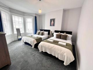 Gorgeous 2 bedroom apartment - 8