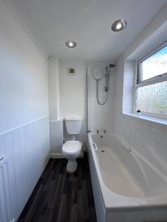 Spacious 3 BDRM close to beach - 2