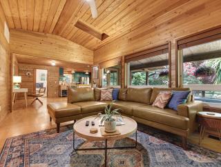 Woods Waves: Luxury Coast Cabin King Beds Pets - Tillamook - 4