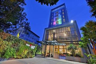 Travello Hotel Bandung - Bandung - 0