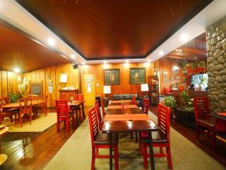 Mountain Lodge Hotel and Restaurant - Baguio - 8