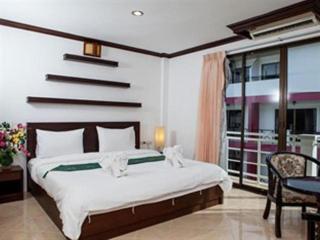 Triple Rund Place Hotel - 1