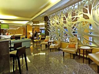 The Axana Hotel - Padang - 1