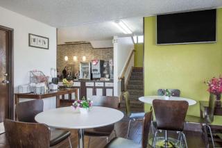 Super 8 By Wyndham Franklin - 7