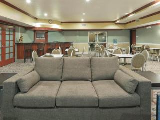 Holiday Inn Express Hotel & Suites Bakersfield Central By IHG - Bakersfield - 6