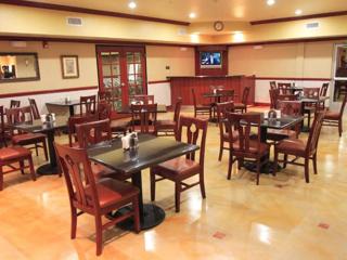 Holiday Inn Express Hotel & Suites Bakersfield Central By IHG - Bakersfield - 1