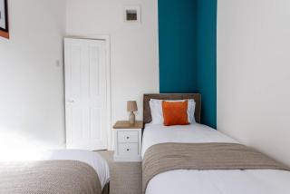 Comfortable stay at 2 BR house - 7