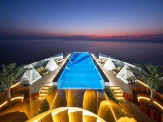 Sun Cruise Resort and Yacht - Kosŏng-dong - 9