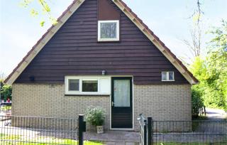 Gorgeous Home In Oostmahorn With Wifi - 2