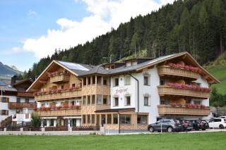 Almhotel Bergerhof - Sarntal - 0