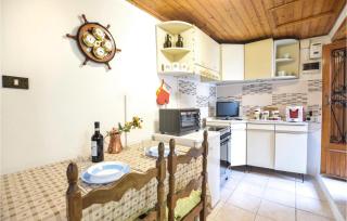 1 Bedroom Lovely Apartment In Casoli - 8