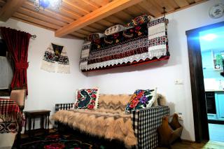 Casuta din Cotroape - Maramureș - Săcel - 3